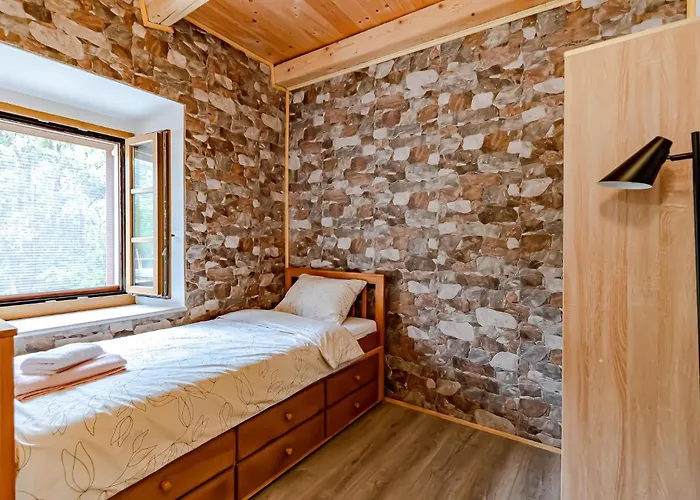 بيت للعطل 2 Bedroom Awesome In أوروبيتش