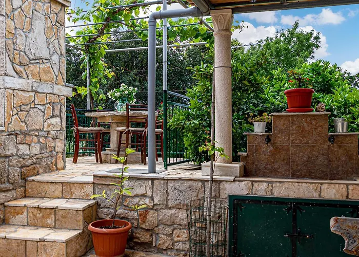 2 Bedroom Awesome In بيت للعطل أوروبيتش