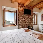 Feriehus 2 Bedroom Amazing Home In Orebic *
