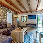 2 Bedroom Amazing Home In Orebic