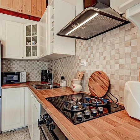 2 Bedroom Awesome In Dom wakacyjny *