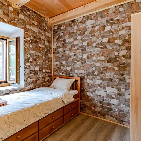 Casa de Férias 2 Bedroom Awesome In Orebić