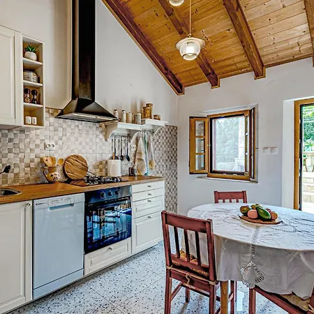 2 Bedroom Amazing In Casa vacanze *