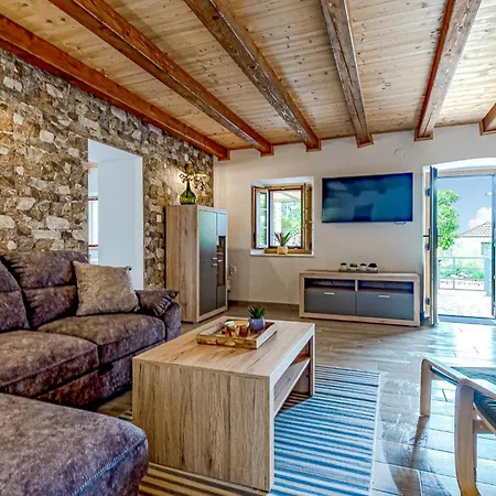 2 Bedroom Awesome In