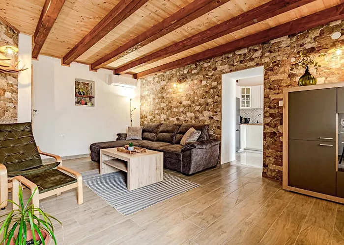 2 Bedroom Awesome In Σπίτι διακοπών Orebić